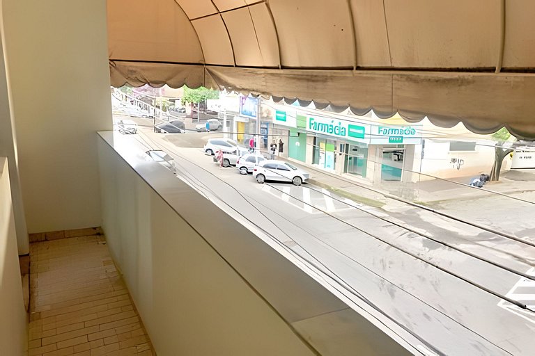 Apto com varanda e ar no Centro Divinopolis (302)