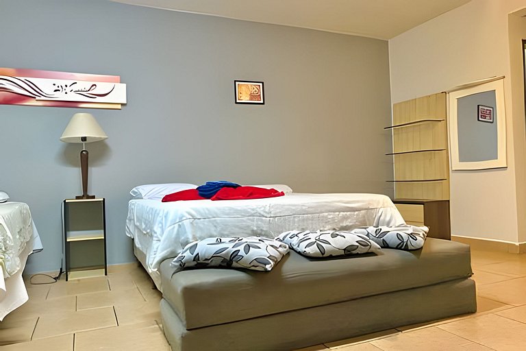 Apto quádruplo varanda e ar Centro Divinópolis 202