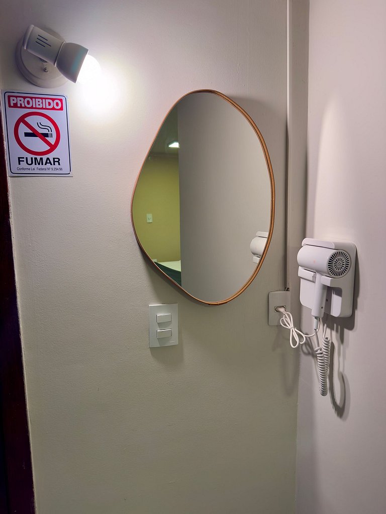 Estúdio com ar no centro de Divinópolis (101)