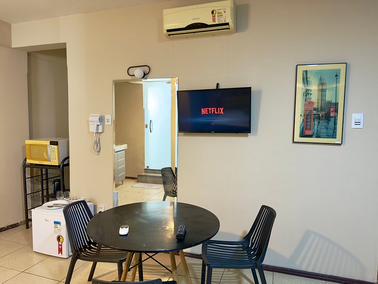 Apto c/ varanda e ar no Centro Divinopolis (302)